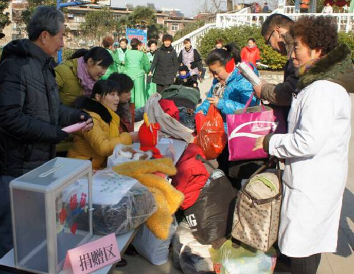 少用塑料袋，重回环保可持续绿色生活方式